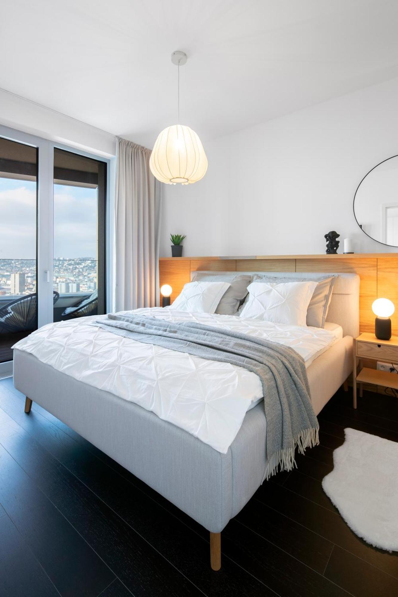 Castle View From 25th Floor - Skypark Retreat, Parking *